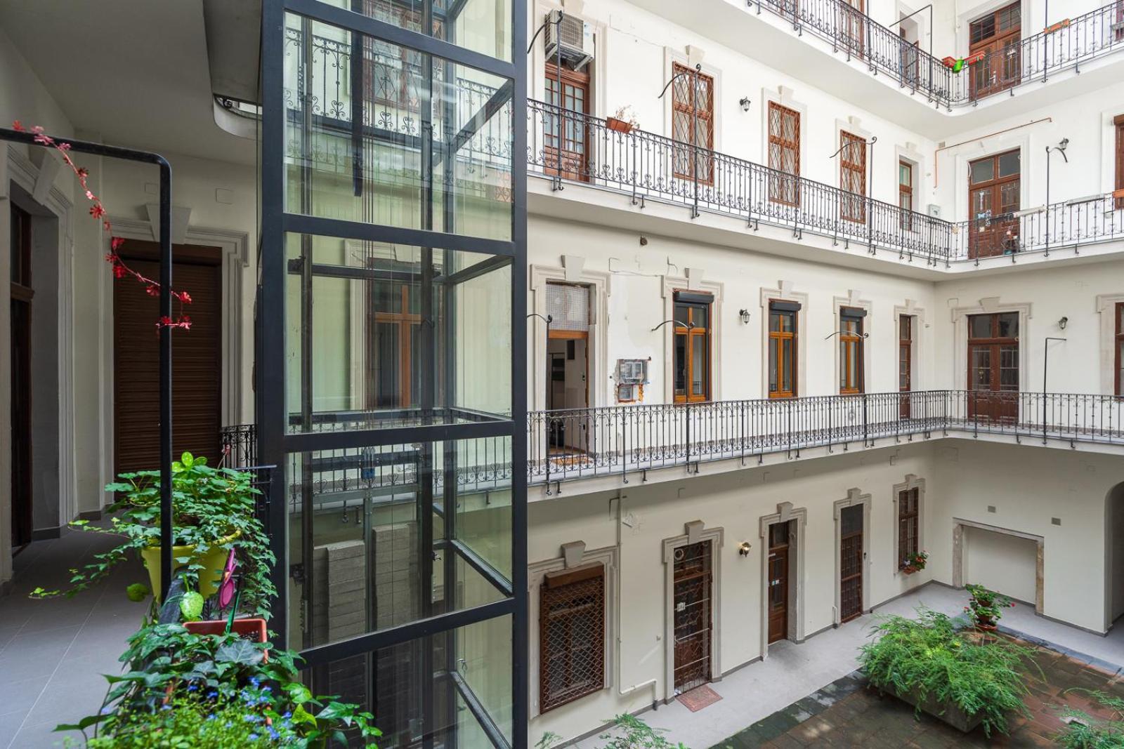 Luxury Peaceful Apartment By The St Stephen'S Basilica Budapest Ngoại thất bức ảnh